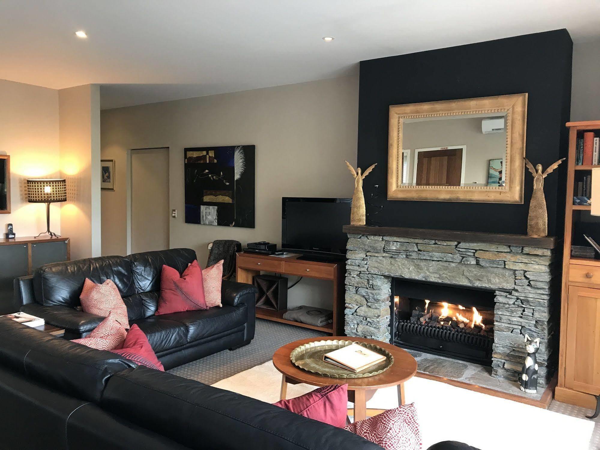 Queenstown House Bed & Breakfast And Apartments Exterior photo